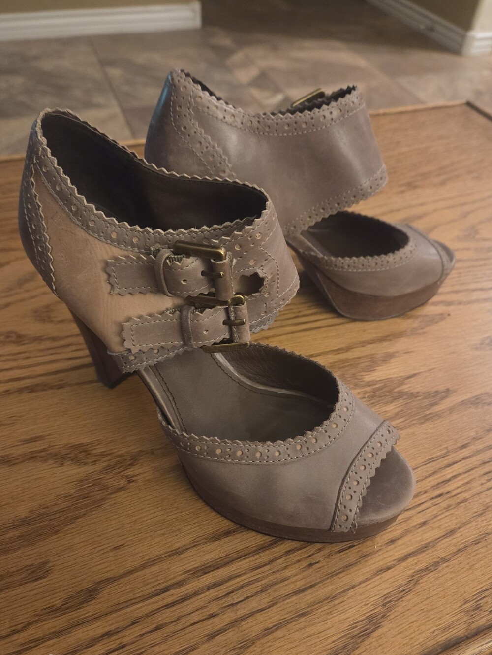 Halogen Lynden Heels Peep Toe Platform Pumps Leather Sandals Academia Womens 7.5